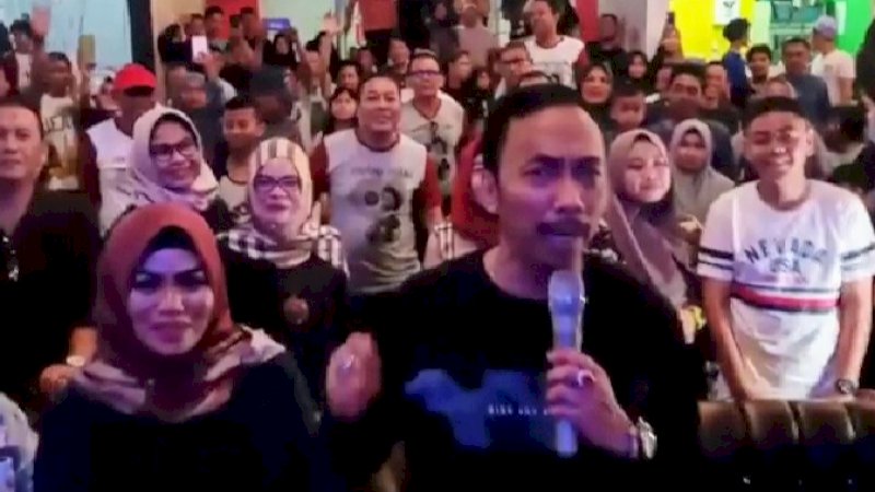 Wakil Bupati Wajo H Amran nonton bareng penampilan ILA di LIDA Indosiar 2020 di Sallo Mall, Sengkang, Senin malam (10/2/2020).

