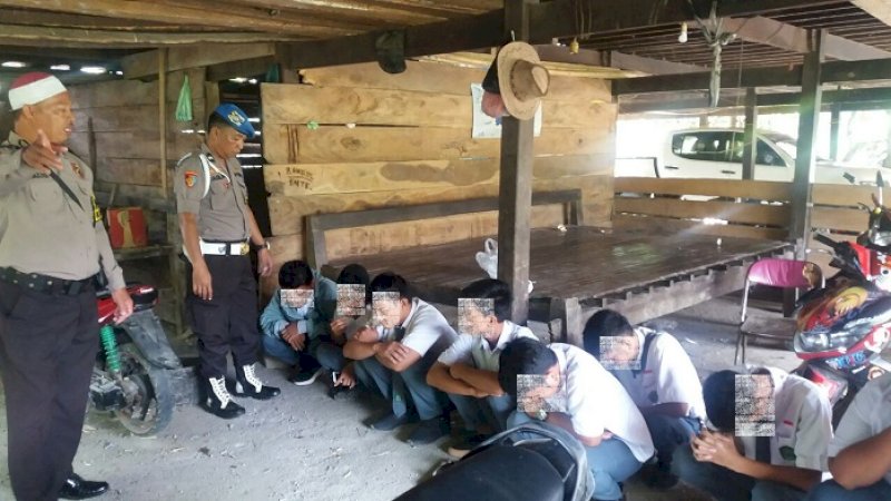 Sejumlah pelajar MAN 1 Wajo terjaring razia polisi, Selasa (11/2/2020).