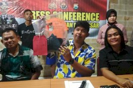 Lihat Anak Teman Lagi Tidur, Pemuda Ini Ikut Baring Sambil Raba-raba