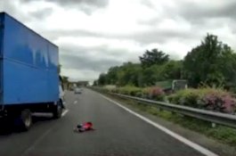 Kecelakaan, Balita Selamat Setelah Terlempar Keluar dari Kendaraan