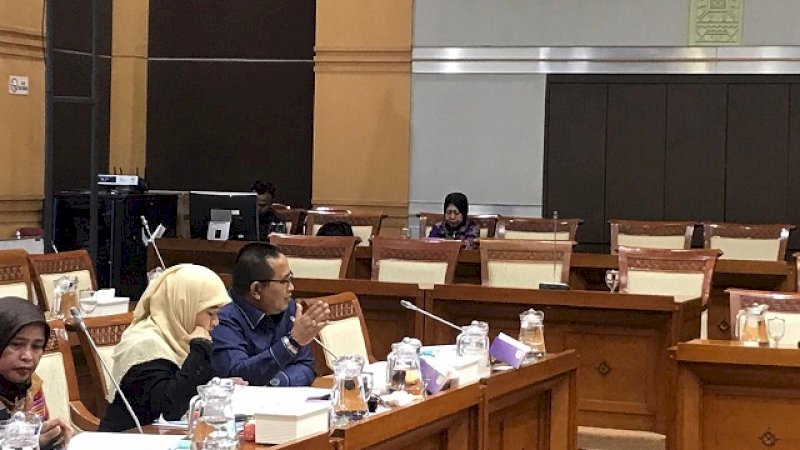 Anggota DPR RI, Muhammad Fauzi, dalam rapat bersama dengan Sekjen Kemenag di Senayan