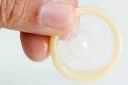 Virus Corona atau COVID-19 Menyebar, Warga Singapura Sibuk Beli Kondom