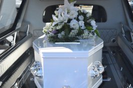 Minta Cuti ke Pemakaman Kerabatnya, Karyawan Ini Kirimkan Foto Jenazah ke Bos