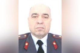 Dihukum Penjara 3 Tahun, Mantan Pejabat Penjara Tembak Dirinya Sendiri di Pengadilan