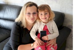 Balita Menyelamatkan Nyawa Ibu dengan Menempelkan Jarinya untuk Membuka Kunci Ponsel