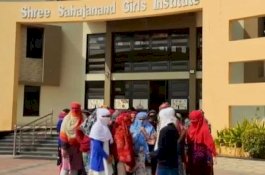 Mahasiswi Dipaksa Buka Pakaian Dalam, yang Menstruasi Dilarang Masuk Kampus