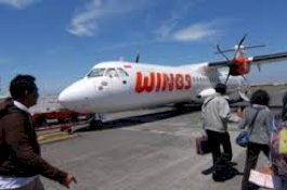 Mau Praktikkan Petunjuk Pramugari, Alasan Penumpang Buka Jendela Darurat Jelang Take Off