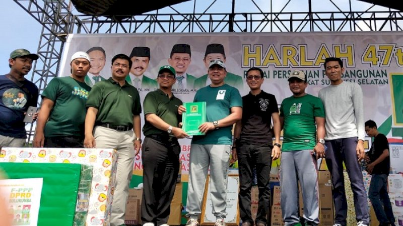 Penyerahan rekomendasi PPP kepada pasangan Askar HL-Arum Spink.