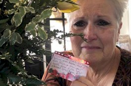 Janda ini Banjir Air Mata Saat Terima Hadiah Valentine dari Almarhum Suaminya