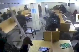 Brutal, Mahasiswa Sedang Belajar di Perpusatakaan saat Polisi Datang Memukulinya