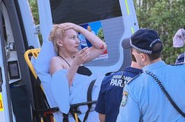 DJ Populer Rusia Tersapu Ombak Raksasa di Australia, Istrinya Selamat