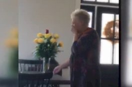 Janda Ini Dapat Kiriman Hadiah Valentine dari Suaminya yang Meninggal Dua Bulan Lalu