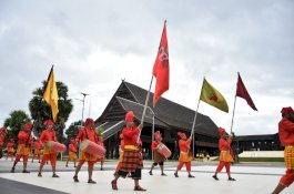 Wabup Gowa Hadiri Pergantian Jaga Pasukan Tubarani di Balla Lompoa