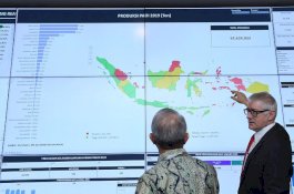 Direktur Jenderal IRRI Acungi Jempol AWR Kementan