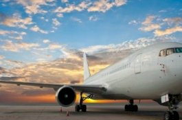 Sudah Tahu Alasannya Kenapa Kebanyakan Pesawat Berwarna Putih?