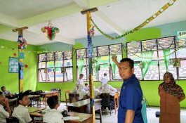 Komisi III DPRD Wajo Tinjau Gedung SMPN 1 Sengkang yang Membahayakan Siswa