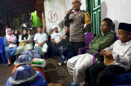 Anggota Polres Pelabuhan Bawakan Ceramah Takziah di Rumah Duka Warga