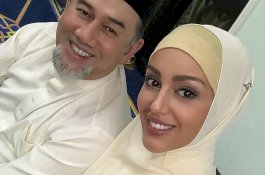 Dua Hari Setelah Nikah, Oksana Ditelpon Wanita yang Mengaku Istri Raja Malaysia