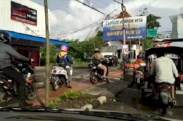 Butuh Payung Hukum, Adnan Geram dengan Pengendara Bandel Parkir di Jalur Pedestrian