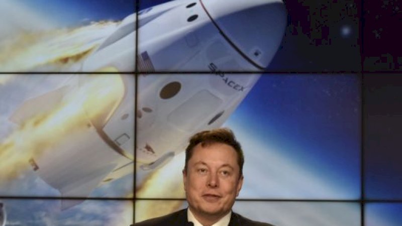 SpaceX Akan Kirim 4 Wisatawan Lebih Dalam ke Orbit