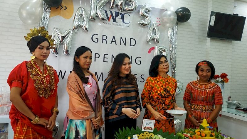  Klinik Kecantikan Wijaya Platinum kini hadir di Kota Makassar. Lokasinya di Jalan Boulevard, Ruko Jasper Nomor 14 Panakkukang Mas.
