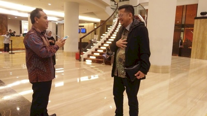 Irman Yasin Limpo saat baru tiba di Hotel Claro.