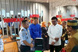 MenPAN-RB Puji Kehadiran Imigrasi Parepare di MPP Barru