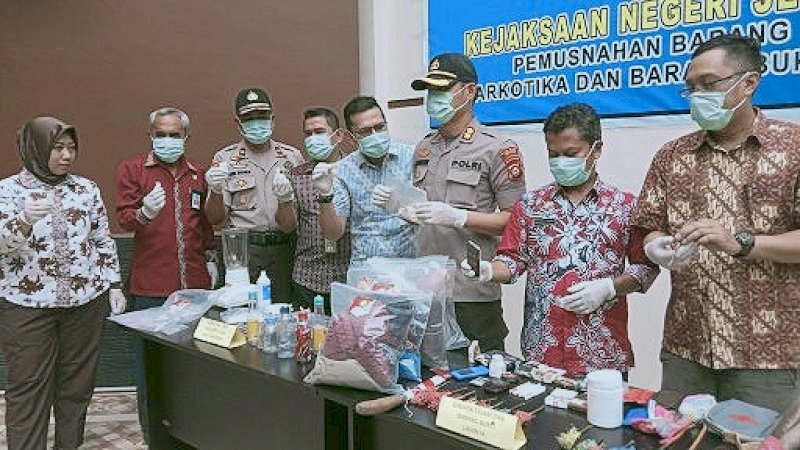Kajari Jeneponto Musnahkan Barang Bukti 41 Kasus, Ada yang Diantar ke Rumah Pemilik