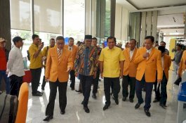 Taufan Pawe Satukan Nurdin Abdullah dan Nurdin Halid di MKGR Sulsel