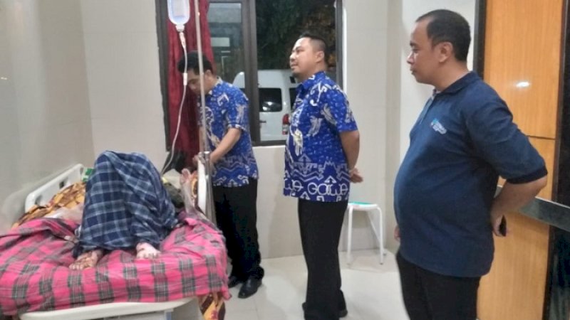 Salah seorang imam dusun di Gowa, Zainuddin Daeng Bella dirawat di RSUD Syekh Yusuf, Gowa.