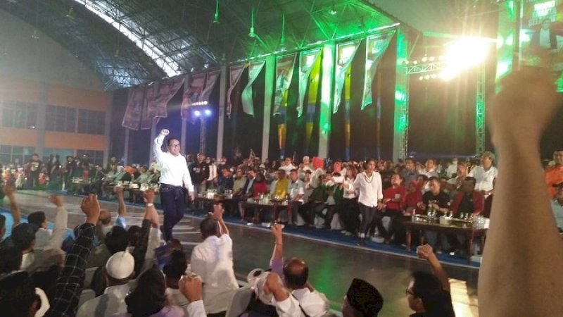 Danny Pomanto menyapa peserta musyawarah rakyat, Sabtu (22/2/2020).