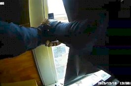 Mengamuk di Pasar, Dua Pria Ini Roboh Usai Drama Kontak Tembak 3 Jam dengan Polisi