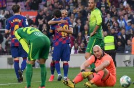 Saking Senangnya Dipeluk Messi, Braithwaite Tak Mau Cuci Jersey