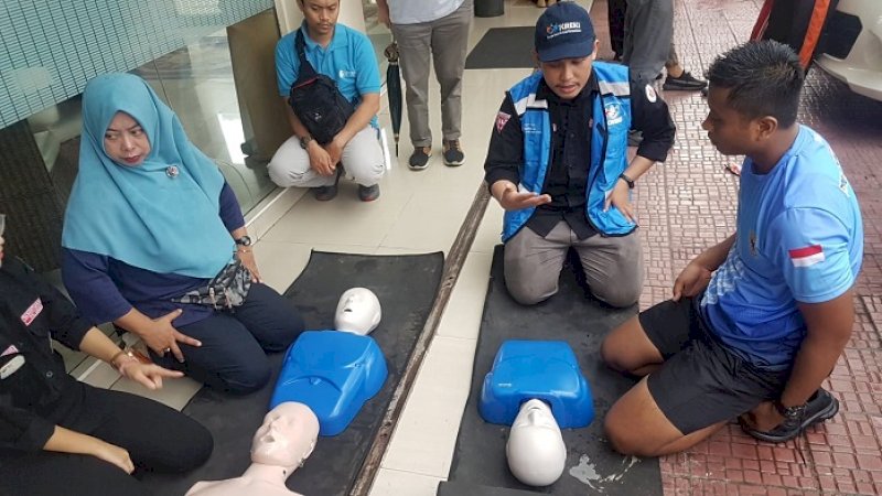 Komunitas Relawan Emergency Indonesia (Kreki) Sulawesi Selatan menggelar pelatihan bantuan hidup dasar (BHD), Minggu (23/2/2020).