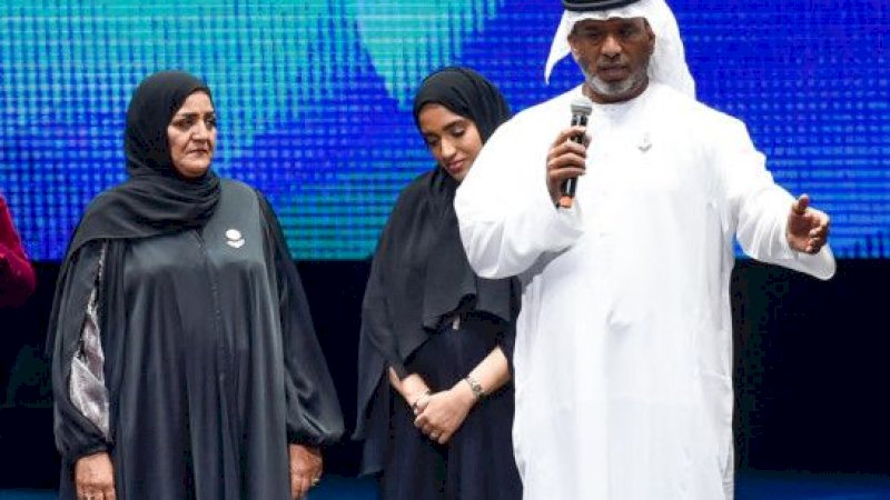 Al Falasi bersama ibunya beberapa waktu lalu.