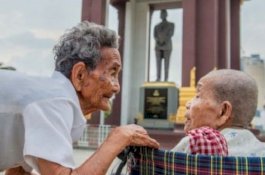 Kisah Nyata Bikin Haru 2 Saudara Bertemu usai 47 Terpisah karena Khmer Merah