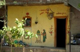 Semua Rumah di Desa Ini Tidak Memiliki Pintu, Termasuk Toilet