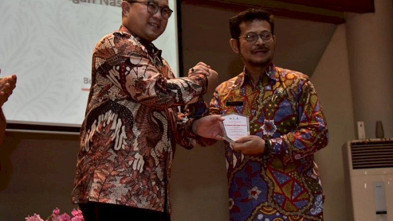 Menteri Pertanian, Syahrul Yasin Limpo bersama Rektor IPB, Arif Satria.
