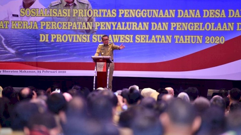 Gubernur Sulsel, Nurdin Abdullah Nurdin menghadiri sosialisasi prioritas pembangunan dana desa di Hotel Four Points by Sheraton, Selasa (24/2/2020).