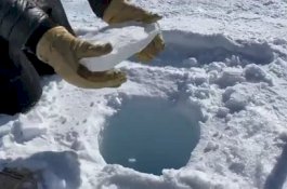 Dengar Suara Aneh dari Balok Es yang Dibuang ke Lubang Antartika