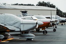 Mobil Sudah Biasa, Di Perumahan Ini Kebanyakan Warganya Punya Pesawat Terbang