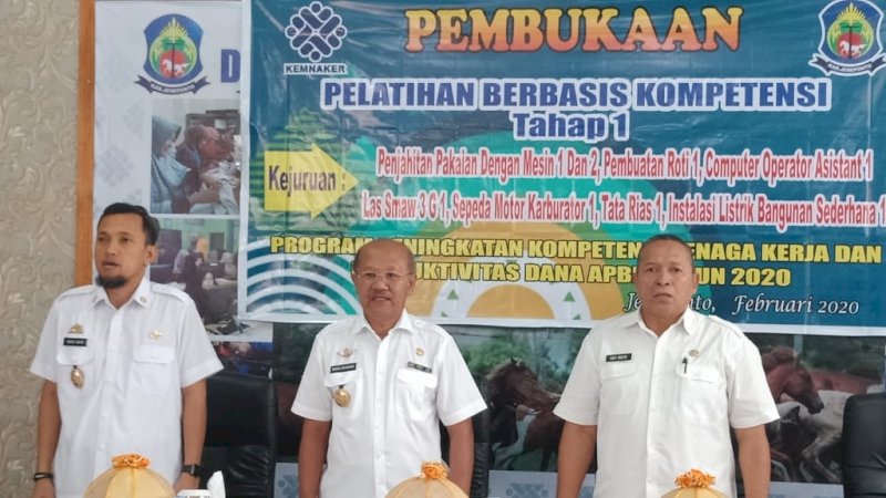 Bupati Jeneponto Harap Peserta Pelatihan Berbasis Kompetensi Bisa Harumkan Nama Daerah