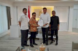 Cak Imin Serahkan Langsung Dukungan PKB ke Adnan di Pilkada Gowa