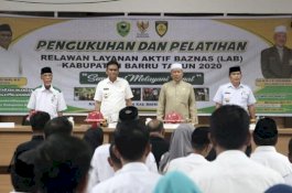 Lanjutkan Capaian Pengumpul Zakat Terbesar di Indonesia, Relawan Baznas Barru Dikukuhkan