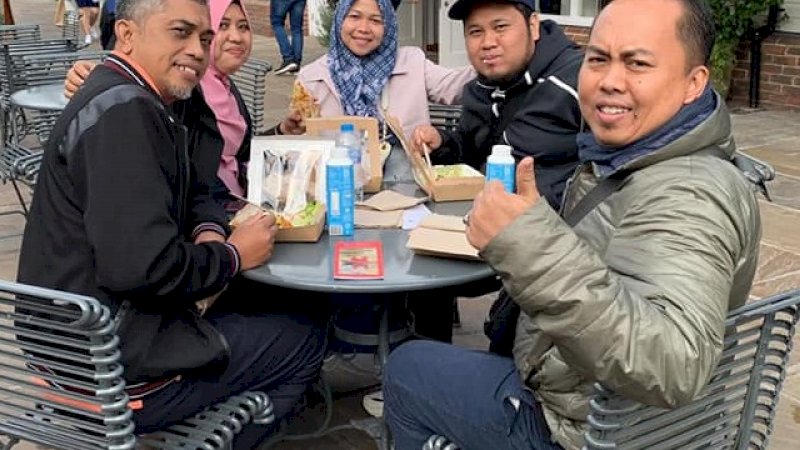 Nur Hayat (kiri) dan Azhar Gazali (kanan).