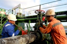 Kalla Aspal Sabet Penghargaan Agen Aspal Curah Terbaik Nasional