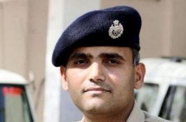 15 Detik Paling Menakutkan, Polisi Pahlawan Adang Amukan Massa Konflik Agama di India