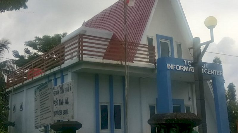 Gedung TIC Barru yang sudah rusak sebelum digunakan.