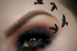 Wanita Ini Buta Akibat Mentato Bola Matanya, Mau Tiru Sang Idola