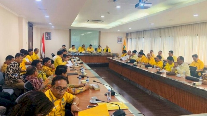 Suasana rapat penentuan usungan di Bappilu DPP Partai Golkar, Minggu (1/3/2020).